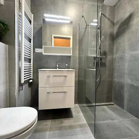 Rentero Royal Blue Wenceslas Apartment, * פראג